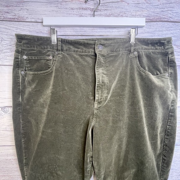 American Eagle Corduroy Pants Size 22 Short Super Stretch Hi-Rise Boot Cut Green - Picture 3 of 12